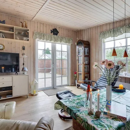 Holiday home Haidi - 300m From The Sea In Ne Jutland By Interhome Hals